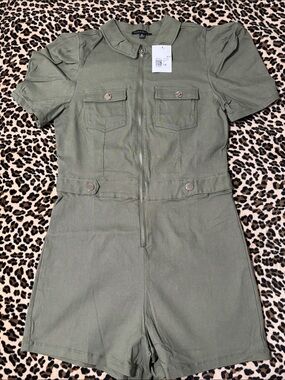 Utility ROMPER 💚 Olive Green Plus 1X Stretch Collared Jumpsuit Shorts Safari